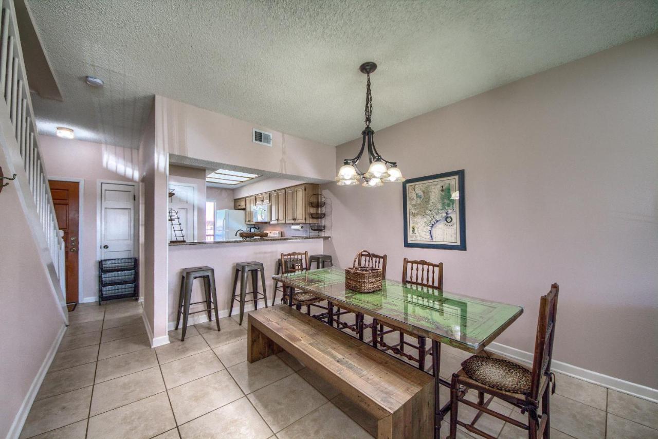 The Iron Cactus Condo On The Comal Cw C102 New Braunfels Extérieur photo