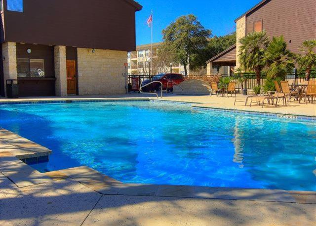 The Iron Cactus Condo On The Comal Cw C102 New Braunfels Extérieur photo