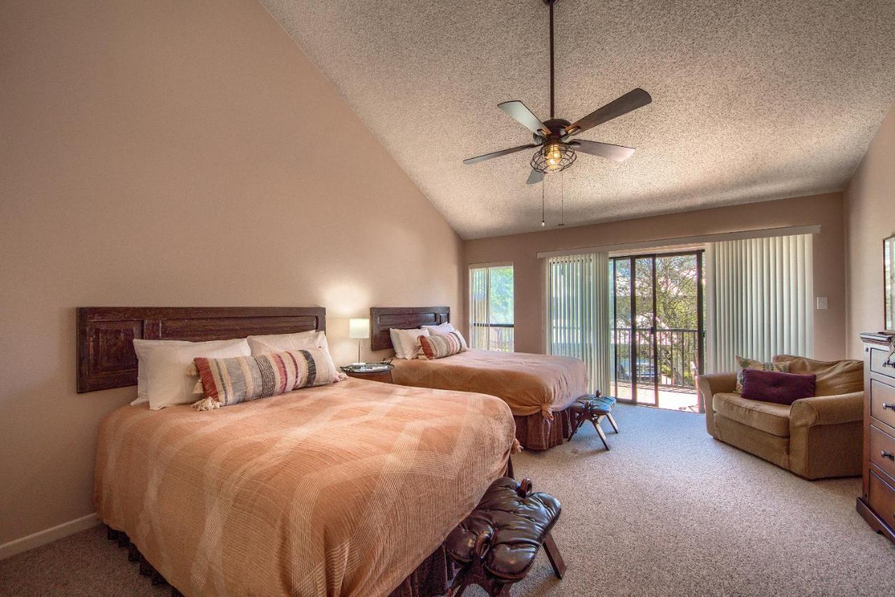 The Iron Cactus Condo On The Comal Cw C102 New Braunfels Extérieur photo