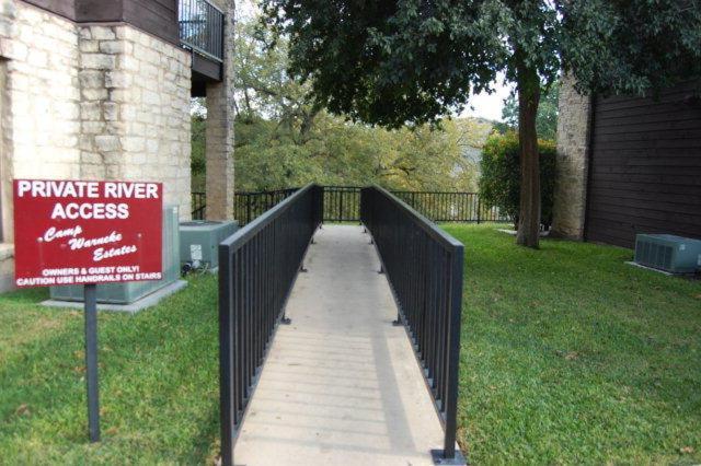 The Iron Cactus Condo On The Comal Cw C102 New Braunfels Extérieur photo