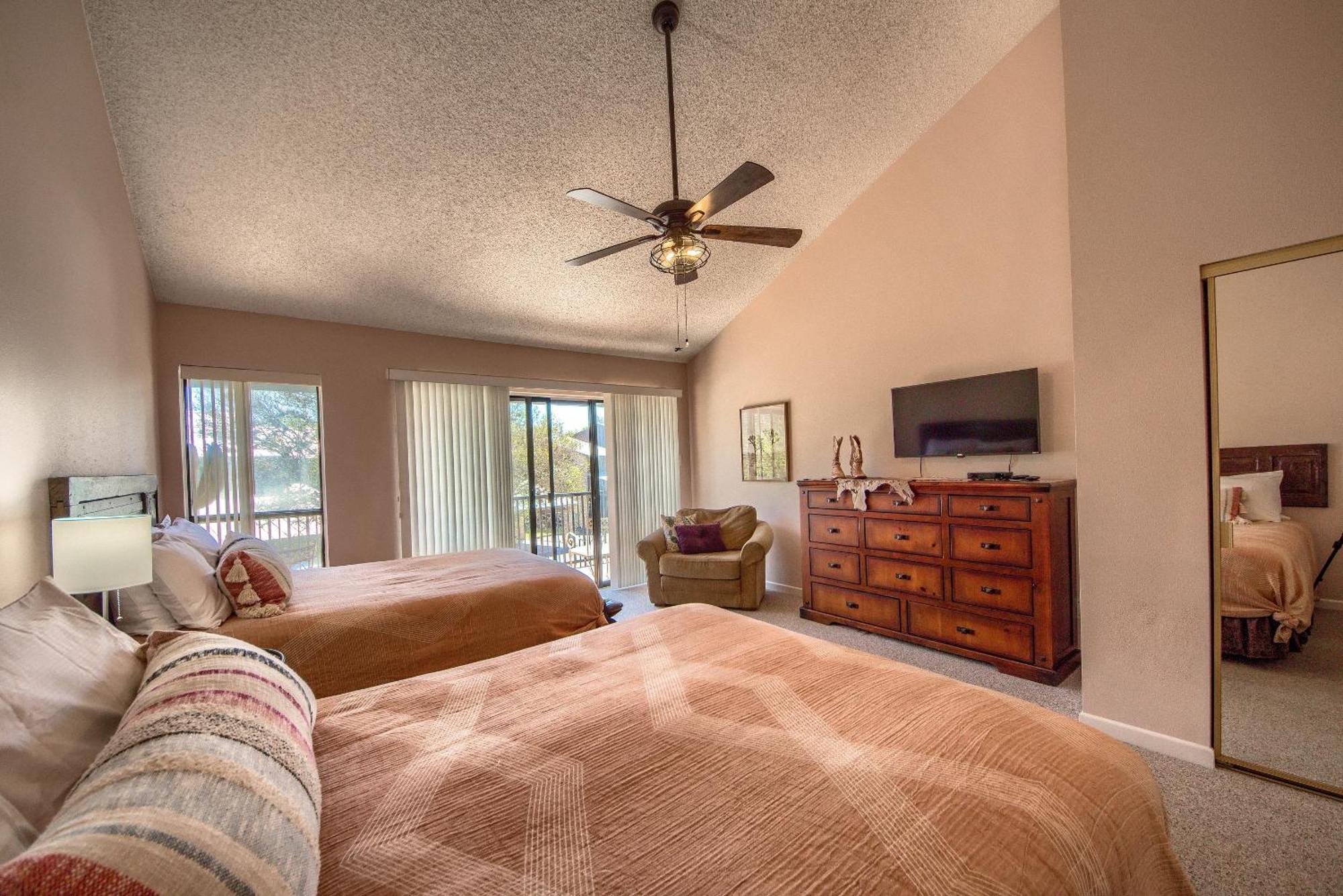 The Iron Cactus Condo On The Comal Cw C102 New Braunfels Extérieur photo