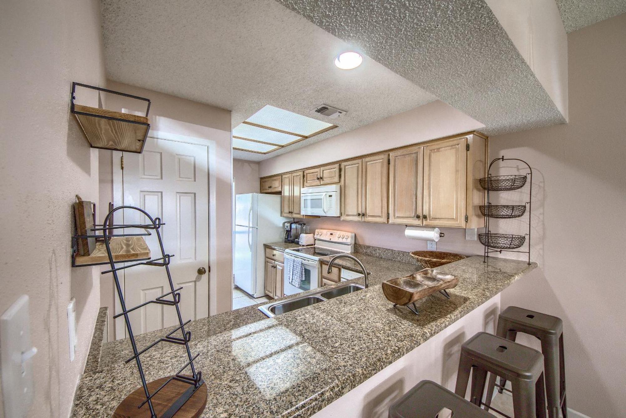 The Iron Cactus Condo On The Comal Cw C102 New Braunfels Extérieur photo